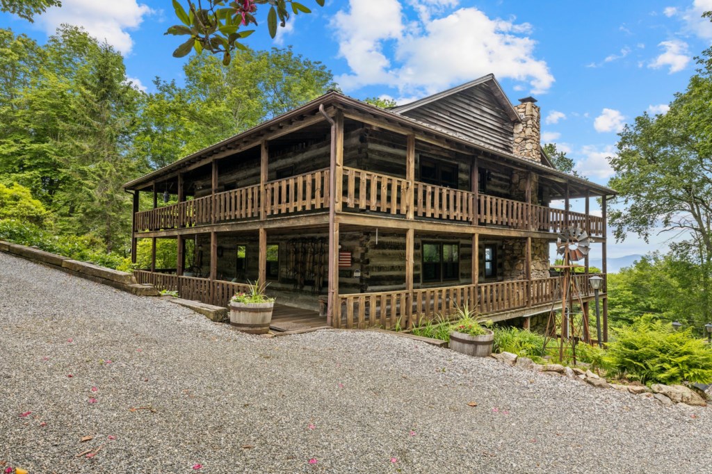 LogsOfLuxury_LodgingPartner